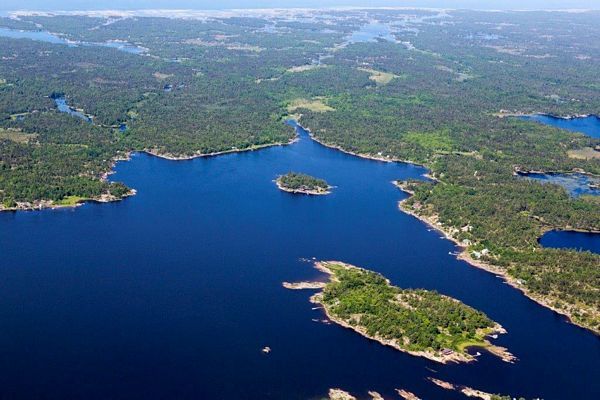 Luxury real estate and Country Homes for sale including horse farms and property in the Caledon and King City areas near Toronto